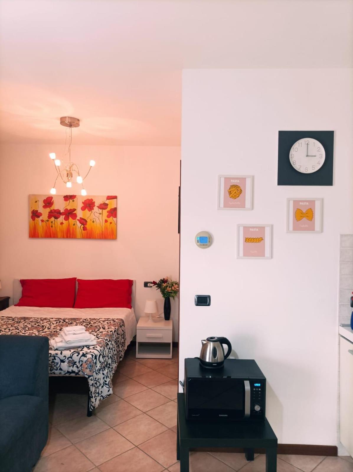 Casa Angela Parmaアパートメント エクステリア 写真